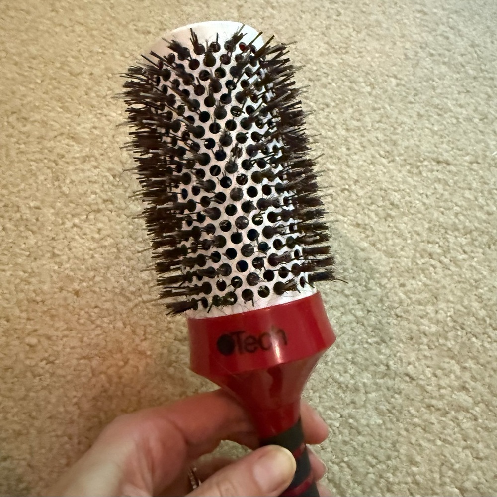 iTech Ionic Anti Static Ceramic Magnetic Large Round Blowout Hair Brush Red Blk